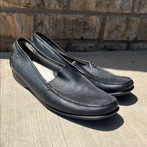 Classic Rockport Black Leather Slip-On Loafers women’s size 9.5